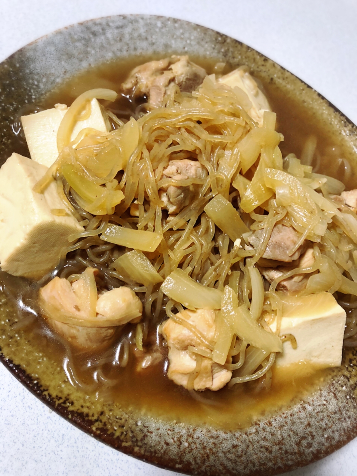 鶏肉と糸こんにゃくと豆腐の煮物