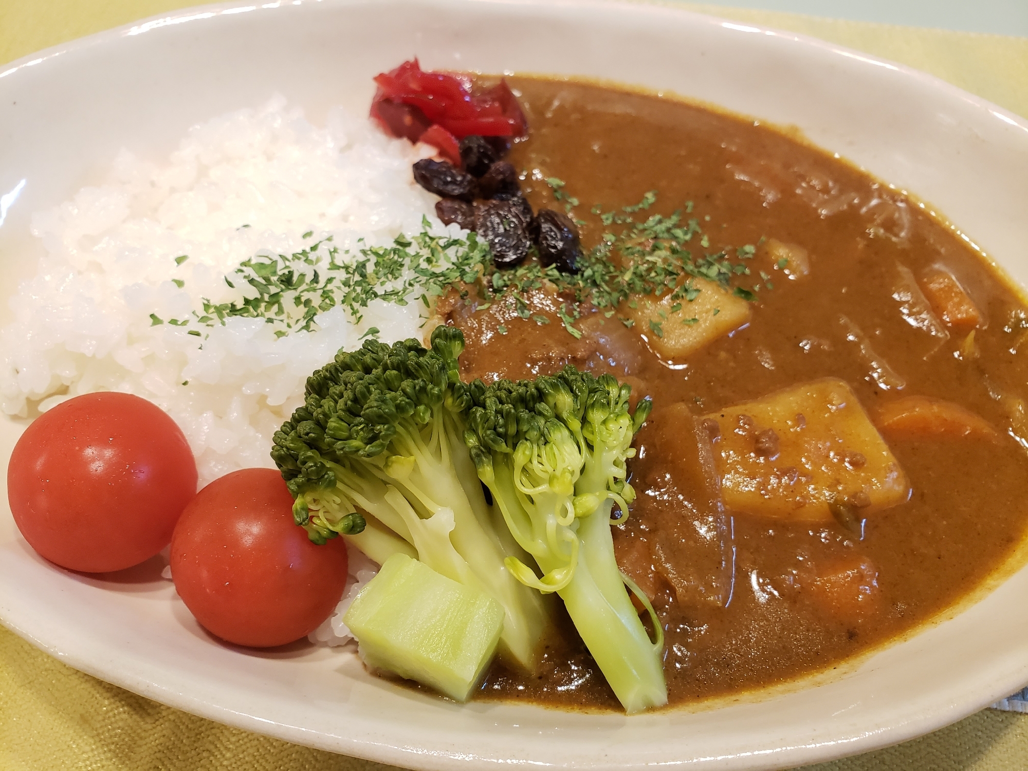 野菜と果物の皮の手作りフォンドボーカレー