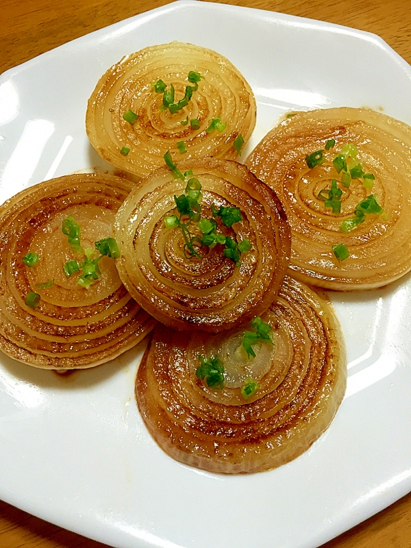 バター醤油がたまらない!新玉ねぎのフライパン焼き♪