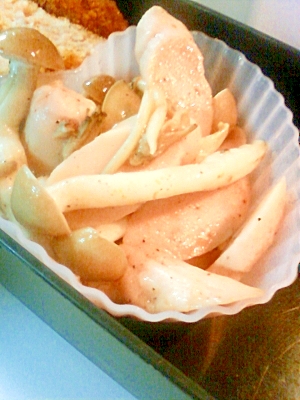 お弁当のもう1品に!しめじとソーセージのピリ辛炒め