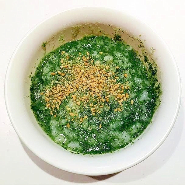 小松菜パウダーで離乳食にも!小松菜とごまのおかゆ