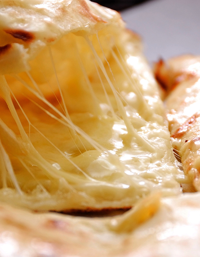 濃厚チーズたっぷりのやみつきチーズナン レシピ 作り方 By 楽天出店店舗 神戸アールティー 楽天レシピ