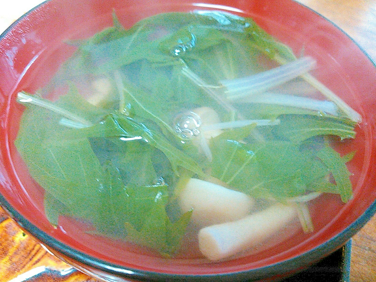 しめじ赤水菜のお吸い物