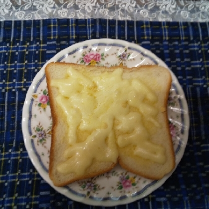 マヨ粉チーズトースト