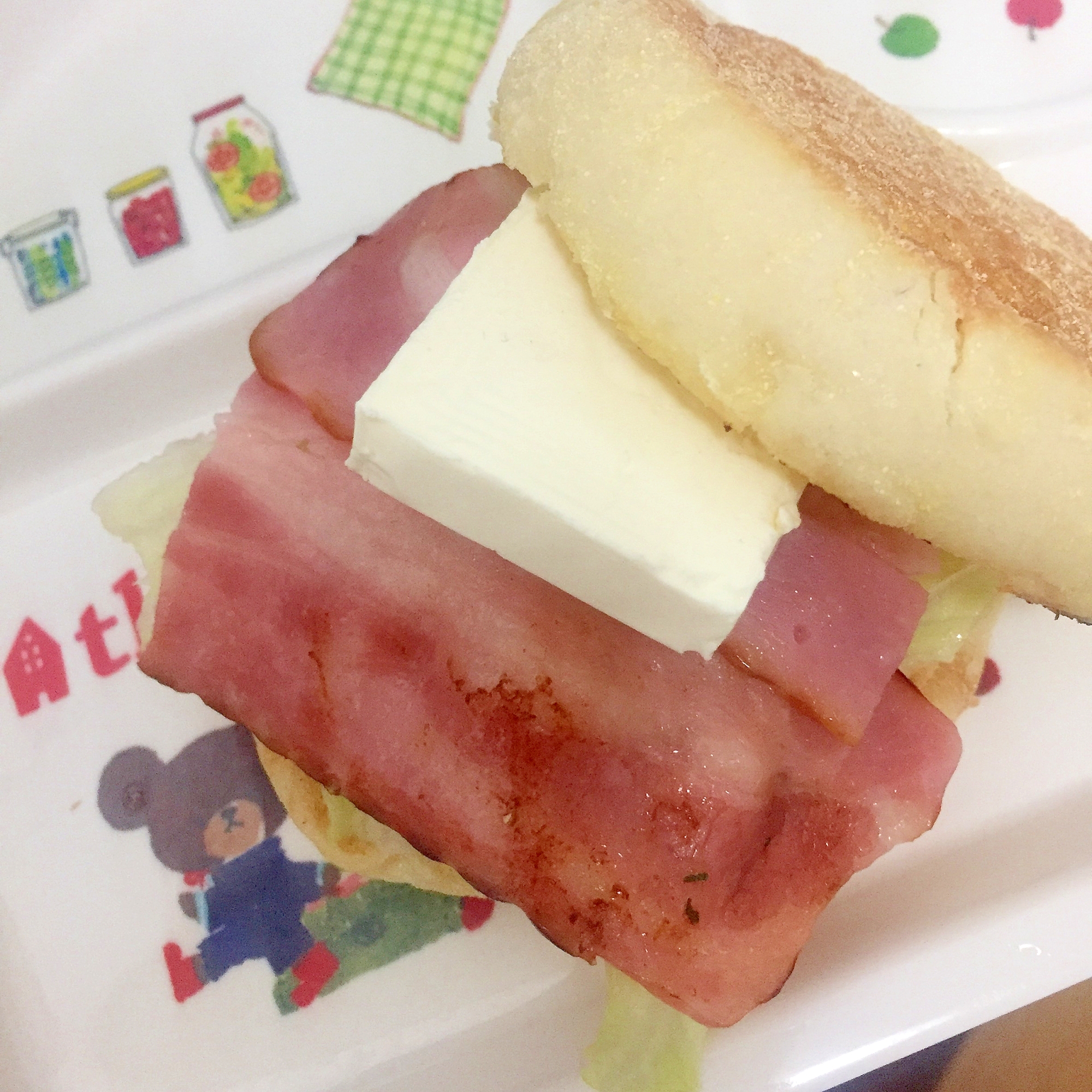 ベーコンとクリームチーズのイングリッシュマフィン☆