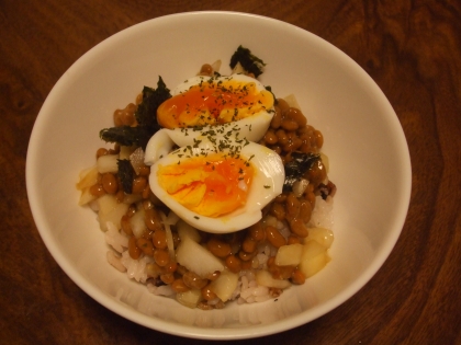 納豆と新たまねぎのあっさり丼