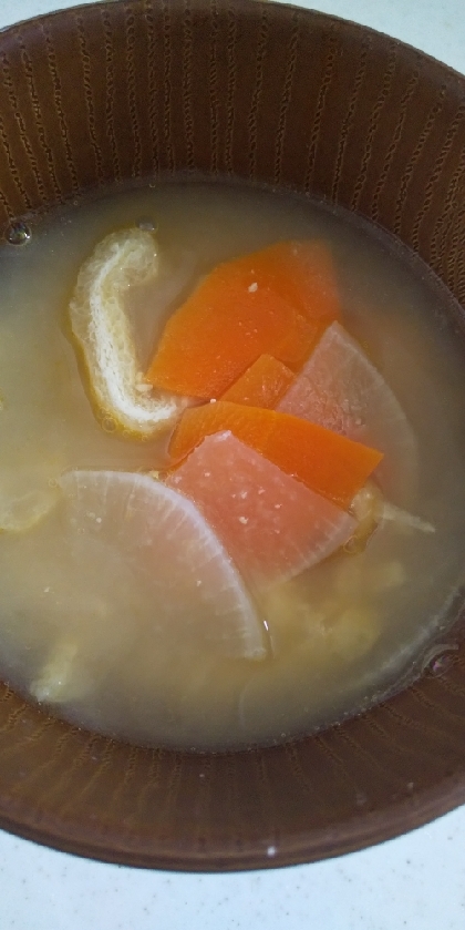 大根と人参と油揚げのお味噌汁