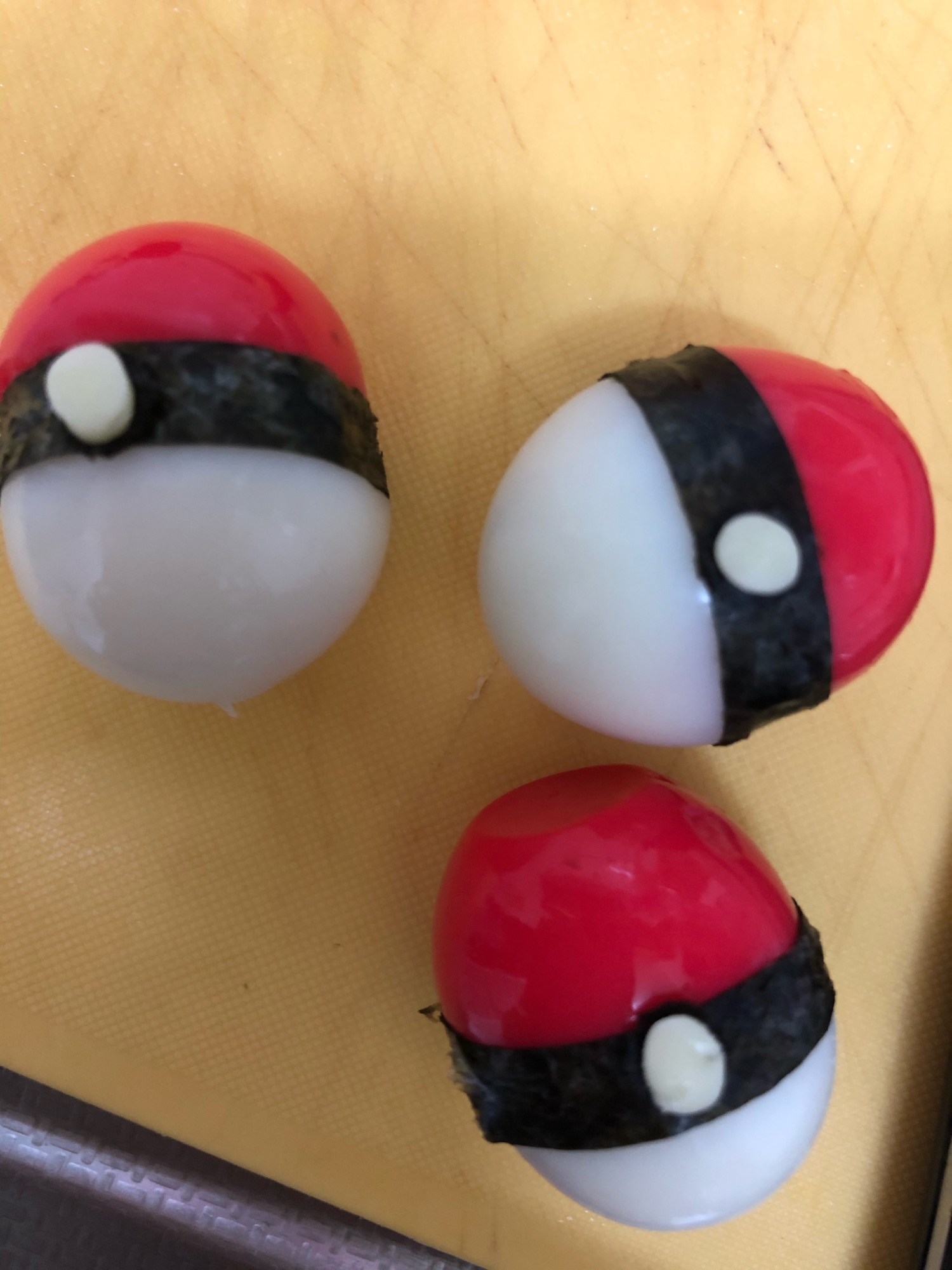 ポケモン モンスターボール レシピ 作り方 By ぺっころり 楽天レシピ ポケモン モンスターボール レシピ 作り方 By ぺっころり 楽天レシピ