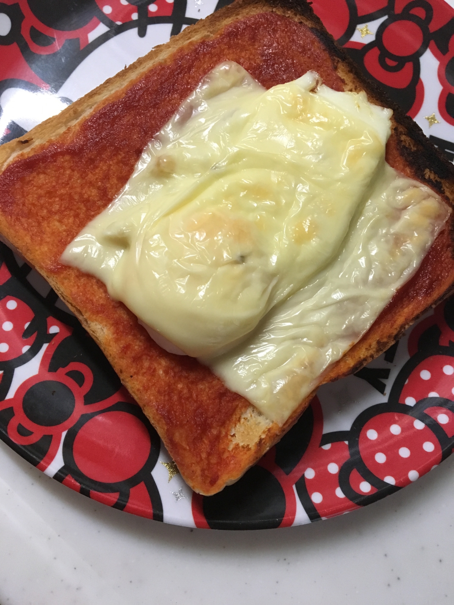 シンプル♪シンプル♪目玉焼きのとろけるチーズ☆