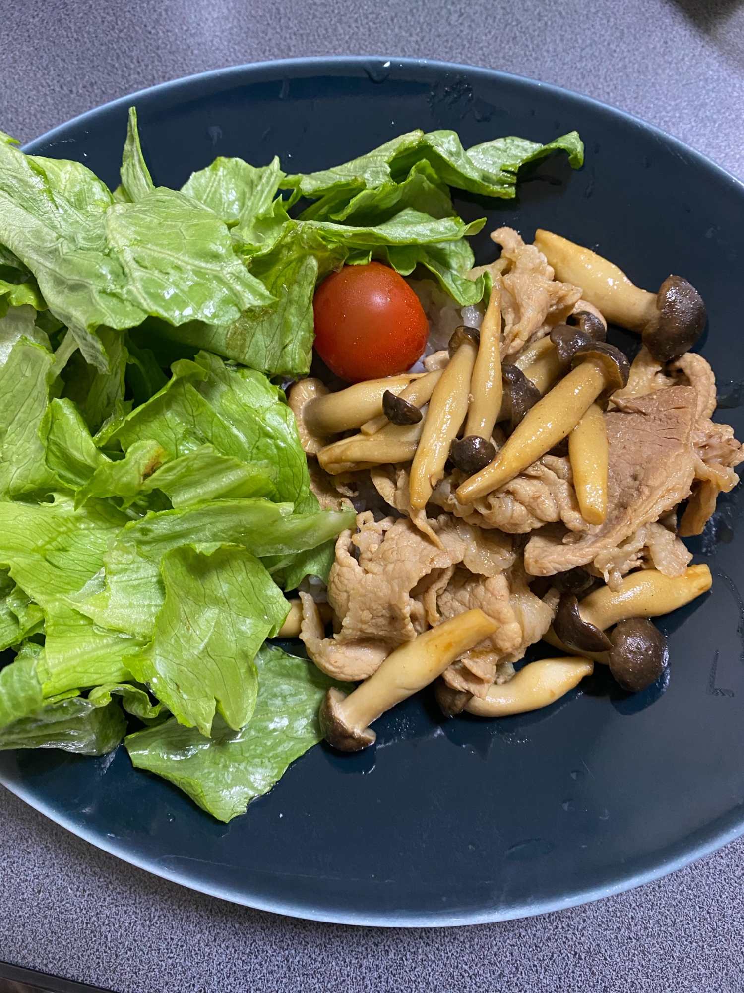 しめじ豚丼