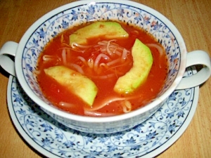 トマト缶deアボガドともやしの中華風スープ