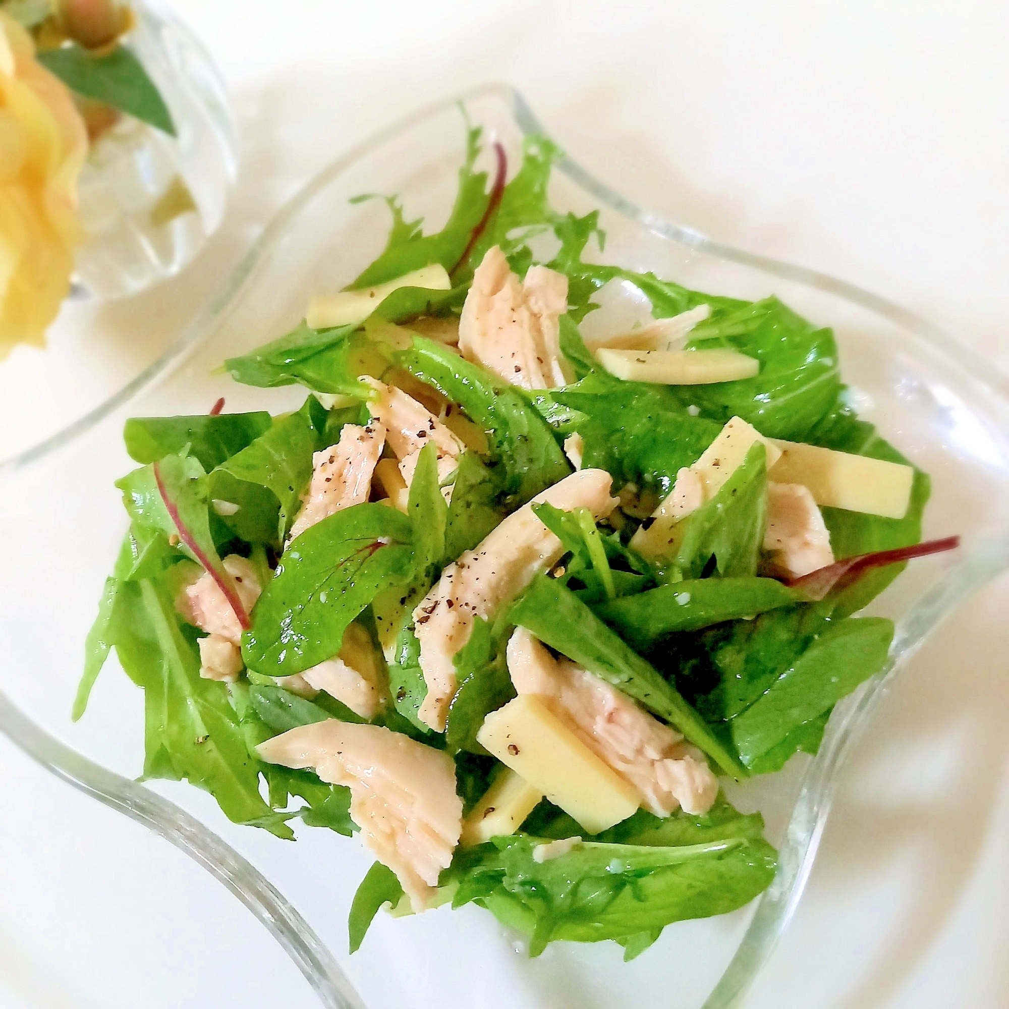 麹生活しましょ☘サラダチキンとチーズのサラダꕤ୭*