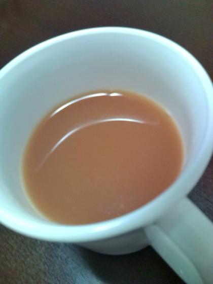 お昼にいただきました。
練乳を紅茶に入れたの初めてだったんですが、美味しかったです♪