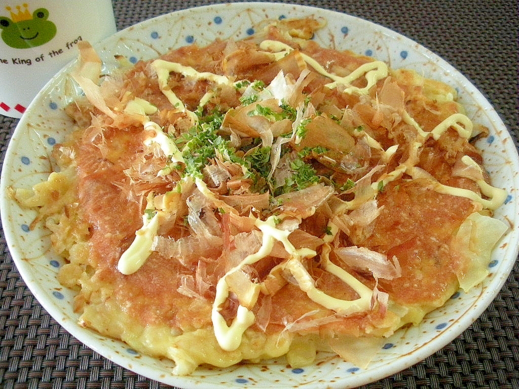 お夜食に！キャベツともやしと豚ひき肉入りお好み焼き