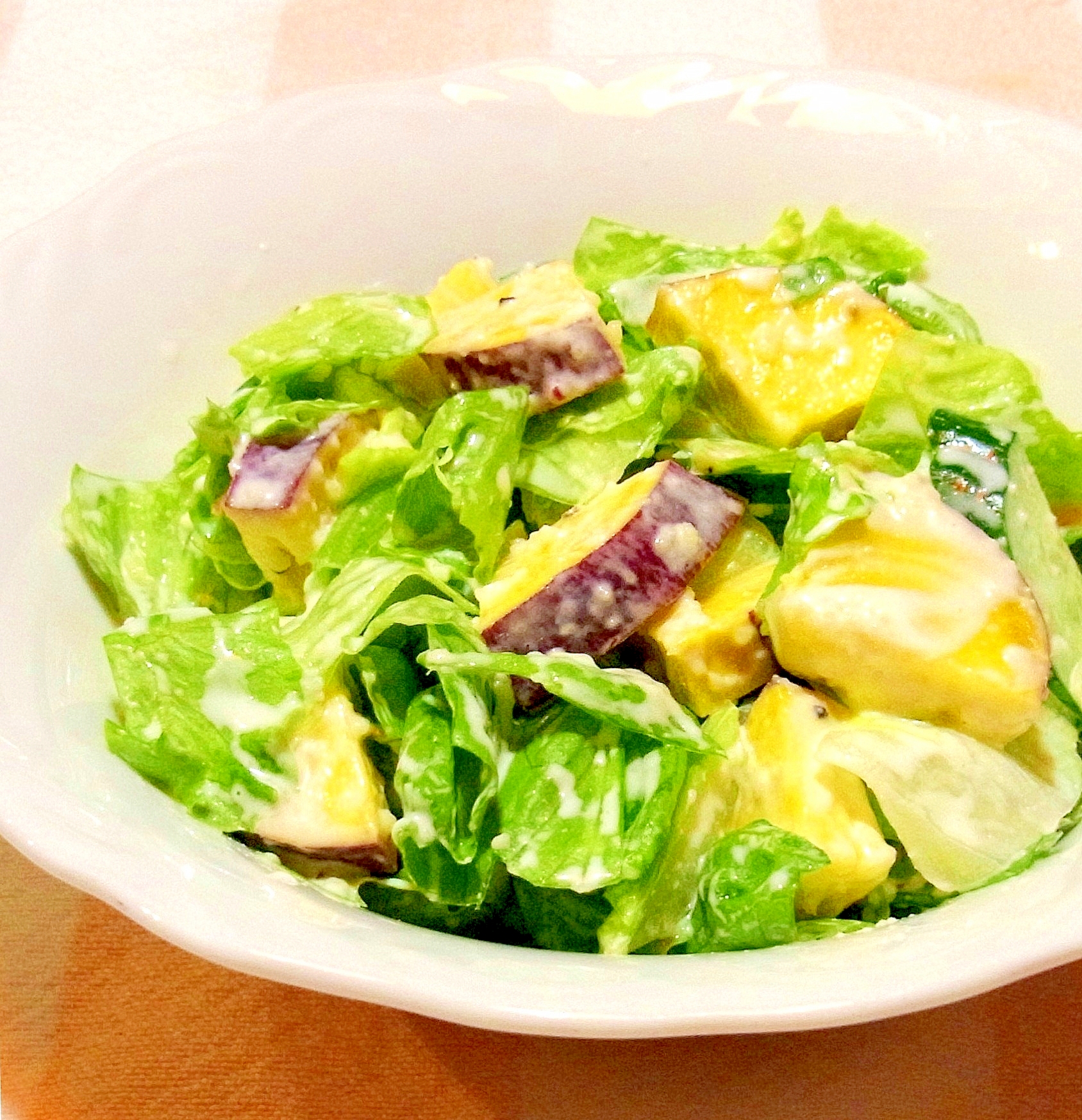 さつまいもとレタスのチーズ風味サラダ