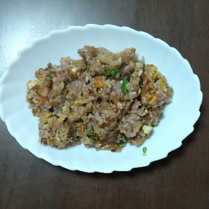 雑穀米のニンニク醤油炒飯。