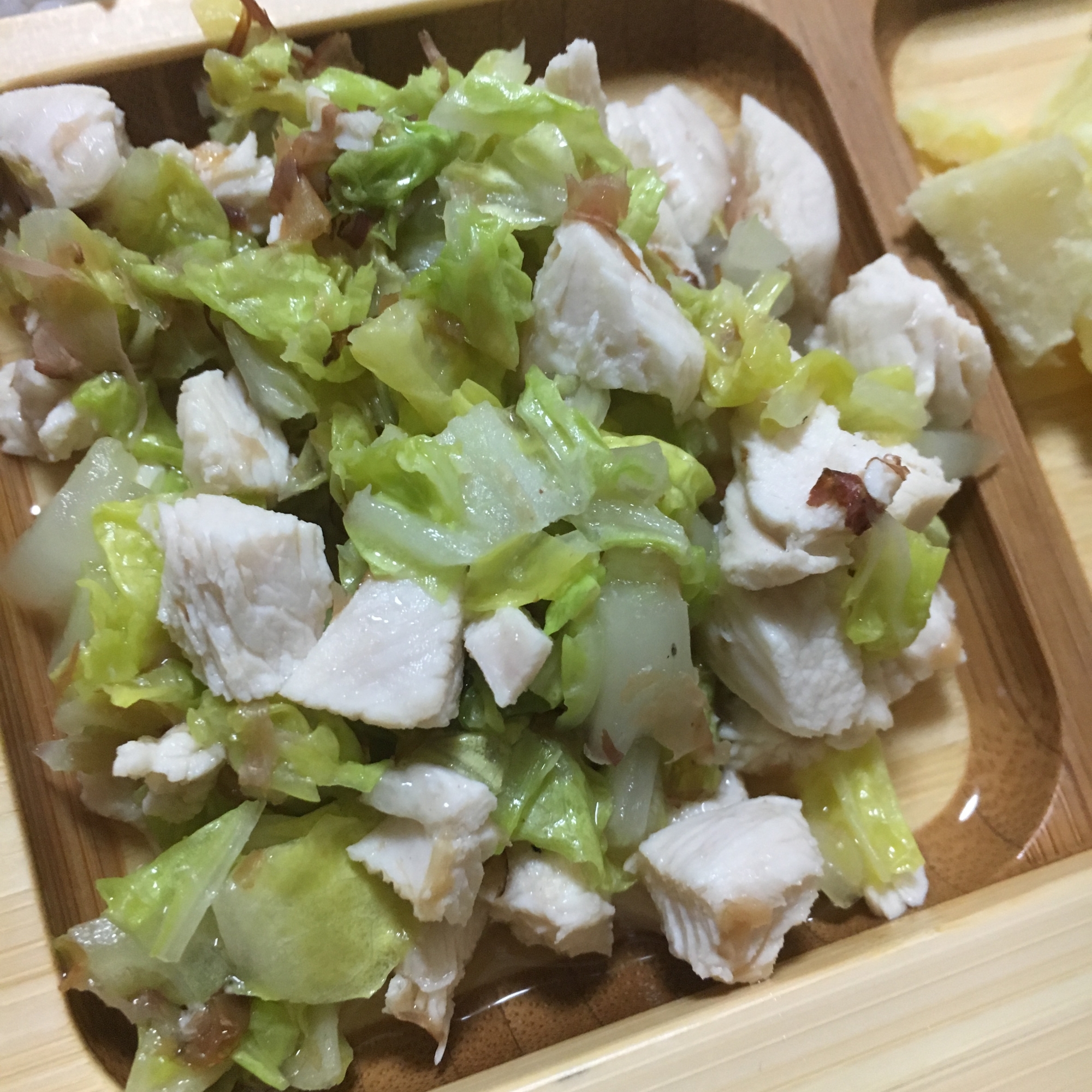 【離乳食後期】鶏胸肉と白菜のあっさり煮