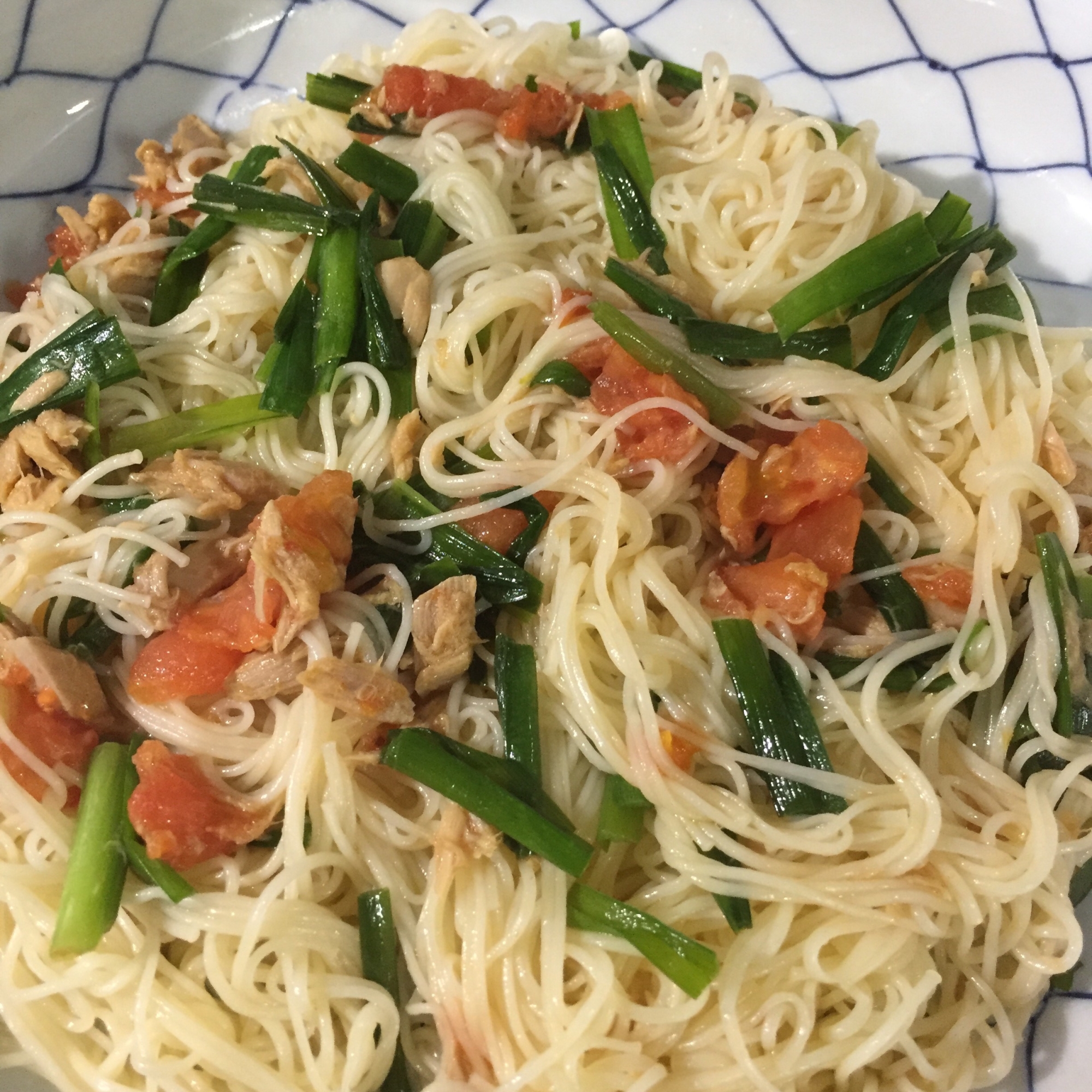 にらツナトマト そうめん