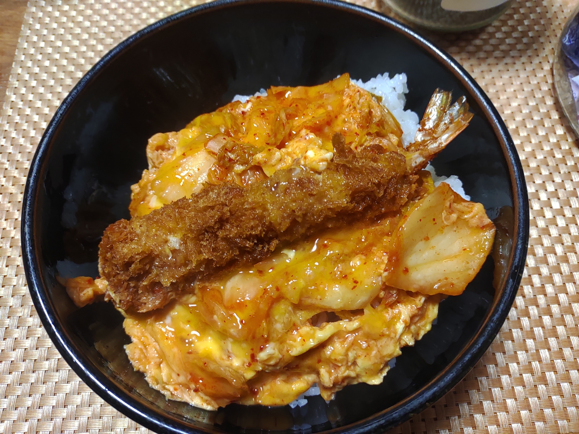 キムチエビ玉丼