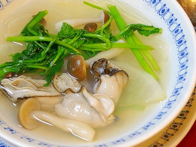 栄養満点☆　「牡蠣と大根の春雨スープ」