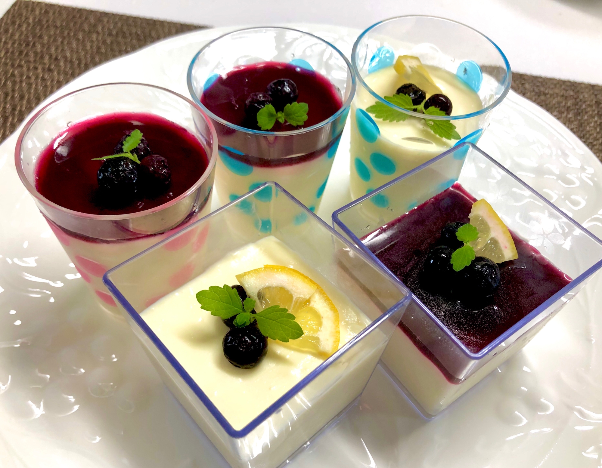 超簡単 レアチーズケーキ ブルーベリーソース添え レシピ 作り方 By 善ちゃん 楽天レシピ 超簡単 レアチーズケーキ ブルーベリーソース添え レシピ 作り方 By 善ちゃん 楽天レシピ