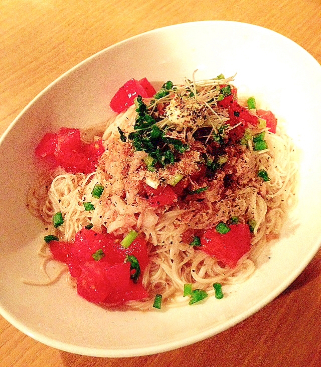 ［夏のぱぱっとレシピ］トマツナそうめん