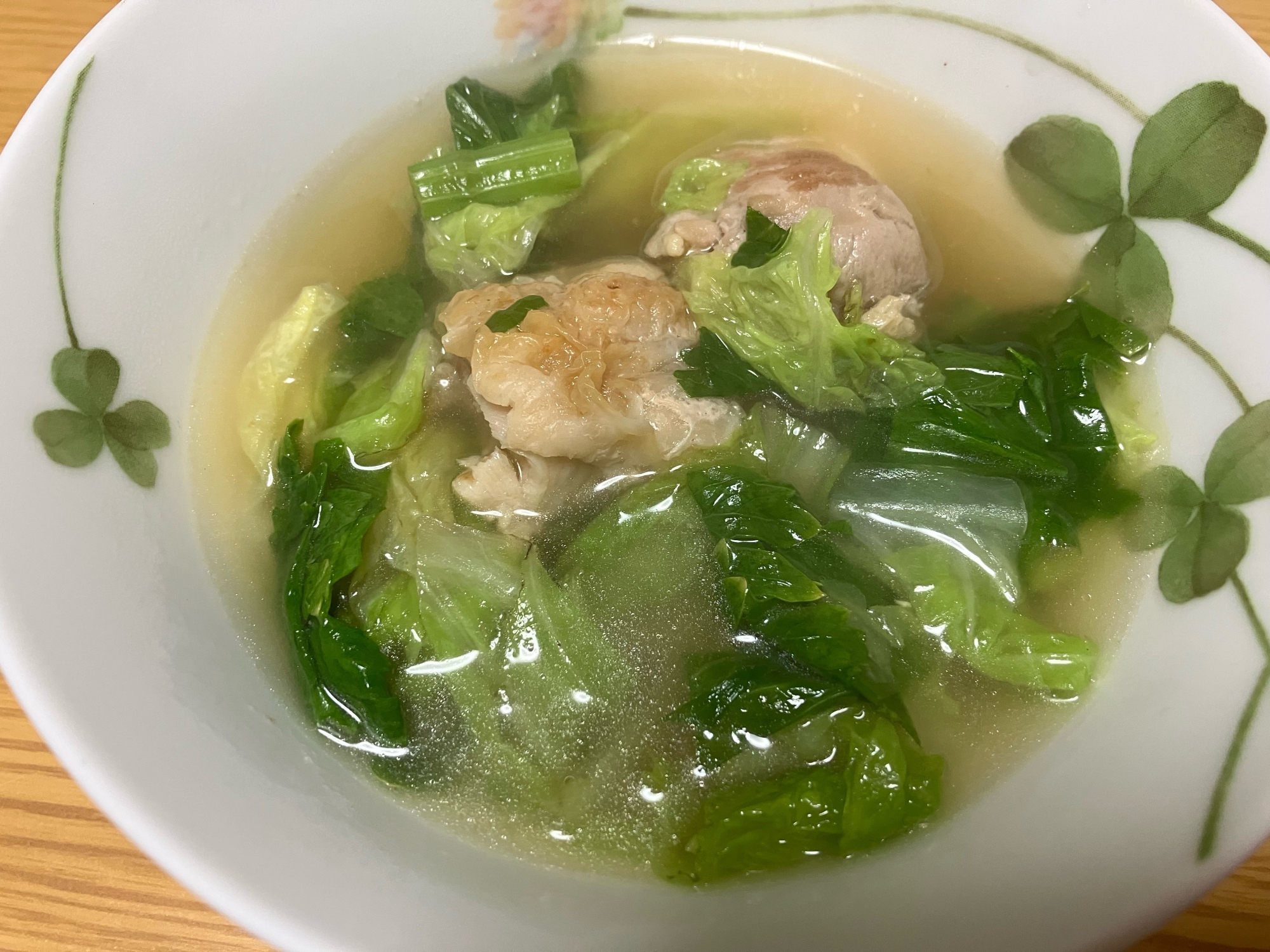 白菜と鶏肉とセロリ葉のスープ☆彡