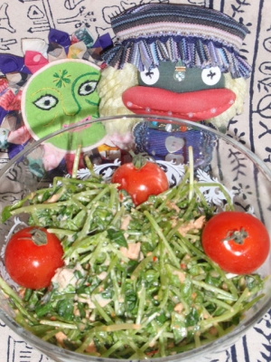 豆苗とツナのピリ辛サラダ