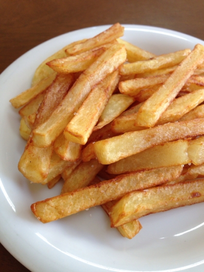 カラッと揚がってとっても美味しかったです♫
家で食べる出来立てのポテトは買って来るよりもはるかに美味しいですね^ ^
ごちそうさま♪