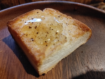 甘じょっぱい☆はちみつオリーブオイルトースト