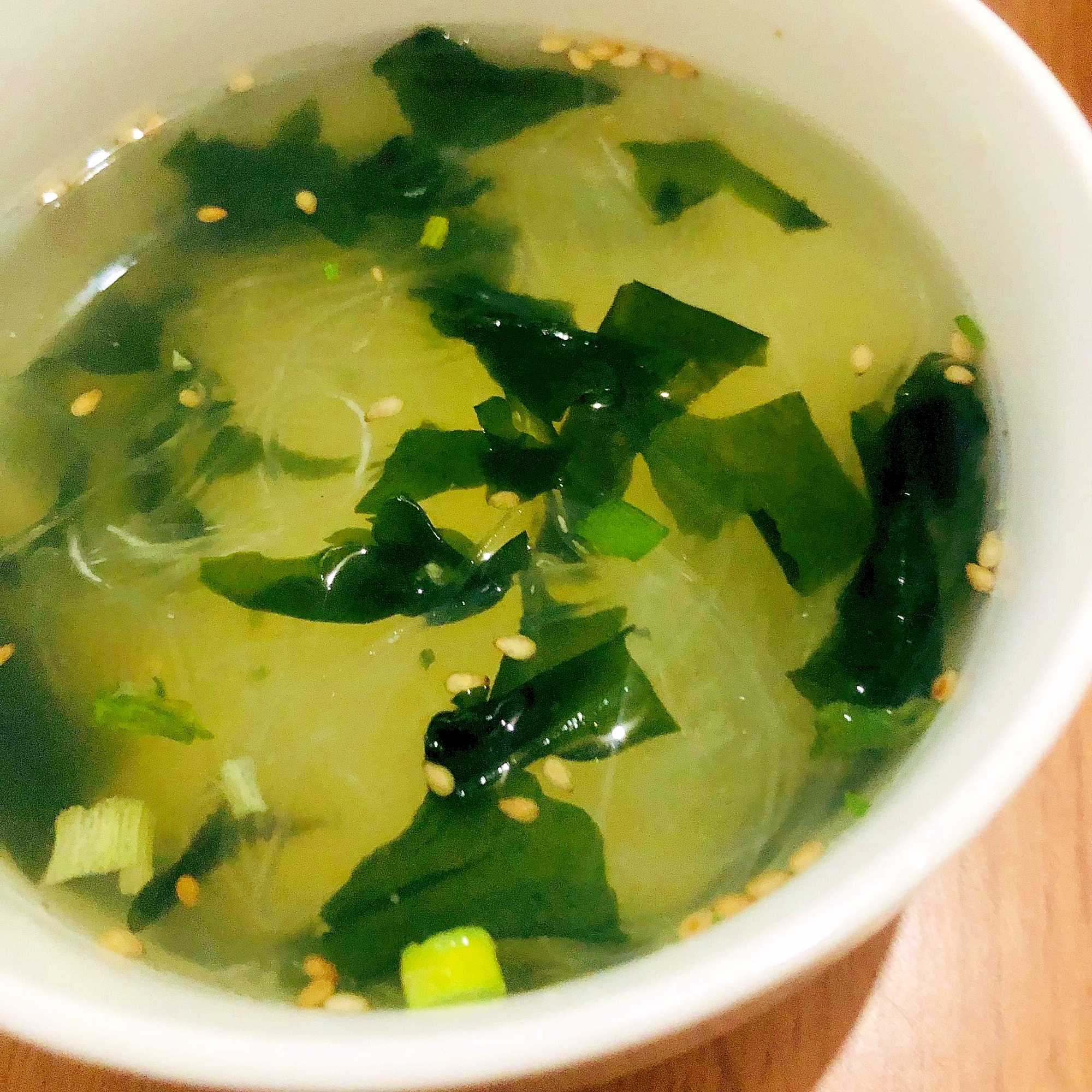 わかめと春雨の中華風スープ
