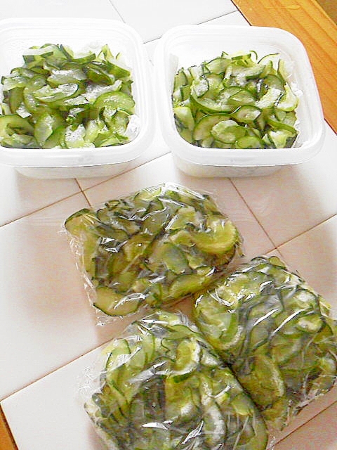 大量きゅうりの保存方法 レシピ 作り方 By Katokee 楽天レシピ 大量きゅうりの保存方法 レシピ 作り方 By Katokee 楽天レシピ