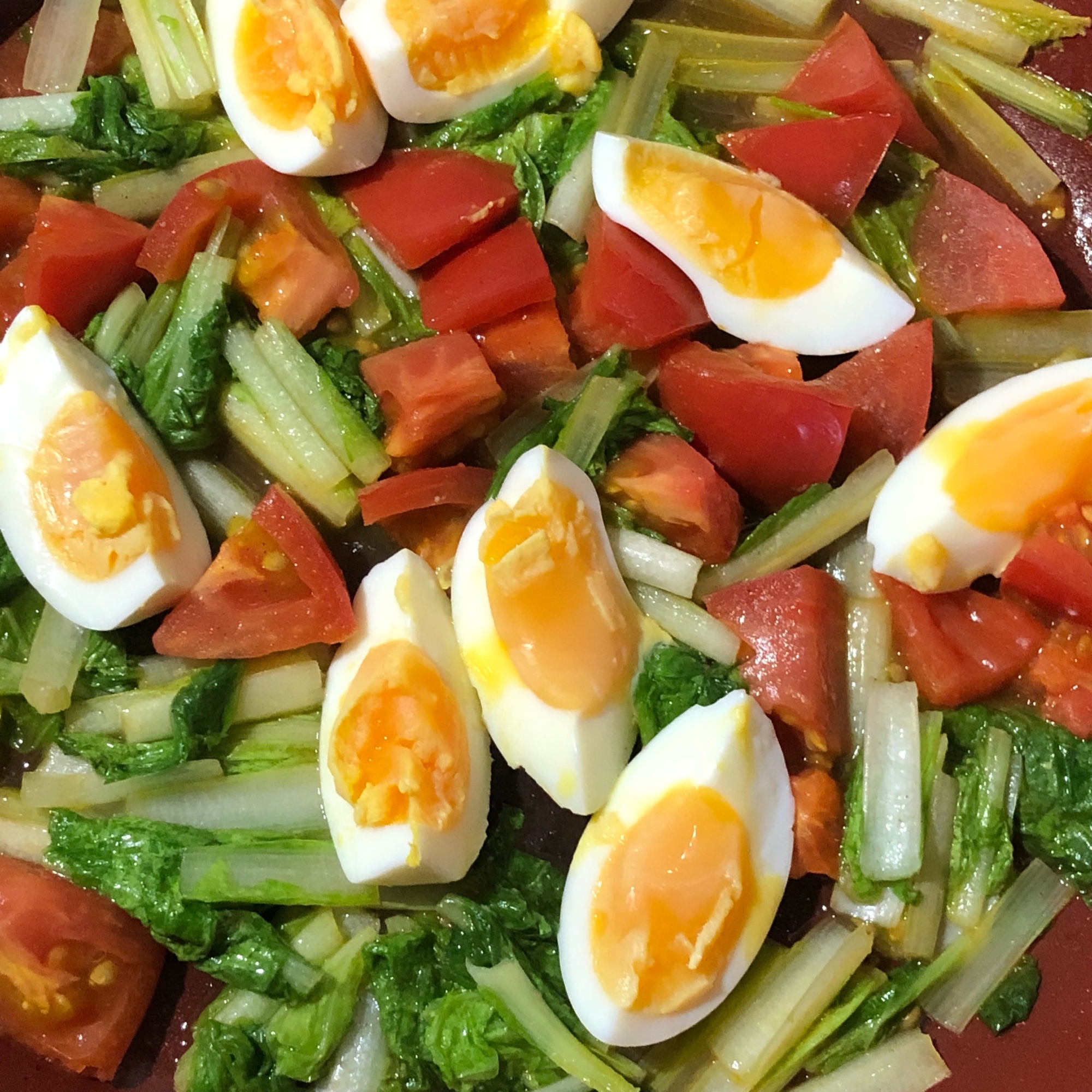 ゆで卵とトマトとしろ菜のさっと炒め