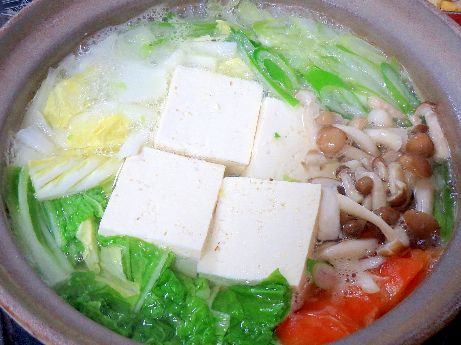 野菜たっぷり湯豆腐