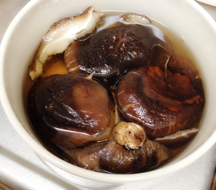 椎茸の戻し方 戻し汁のとり方 レシピ 作り方 By Marochan 楽天レシピ