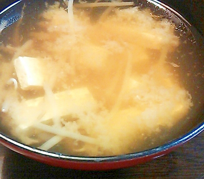 豆腐とモヤシの味噌汁
