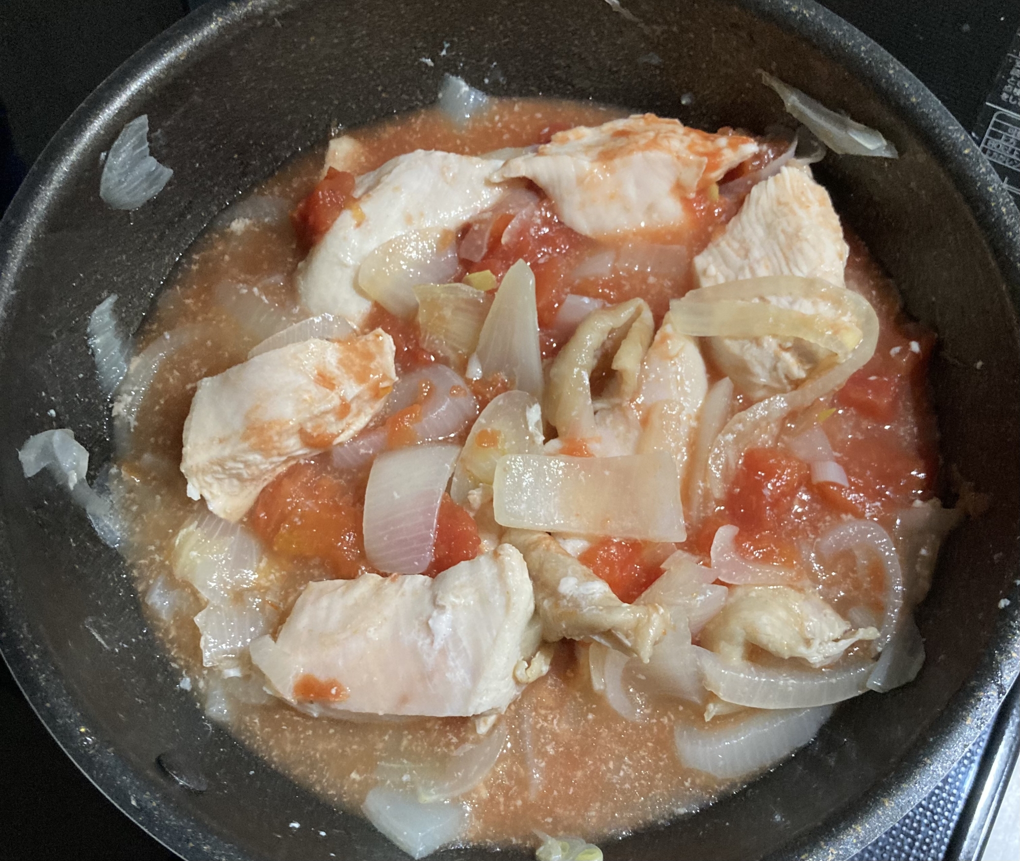 トマトと玉ねぎの鶏肉煮込み