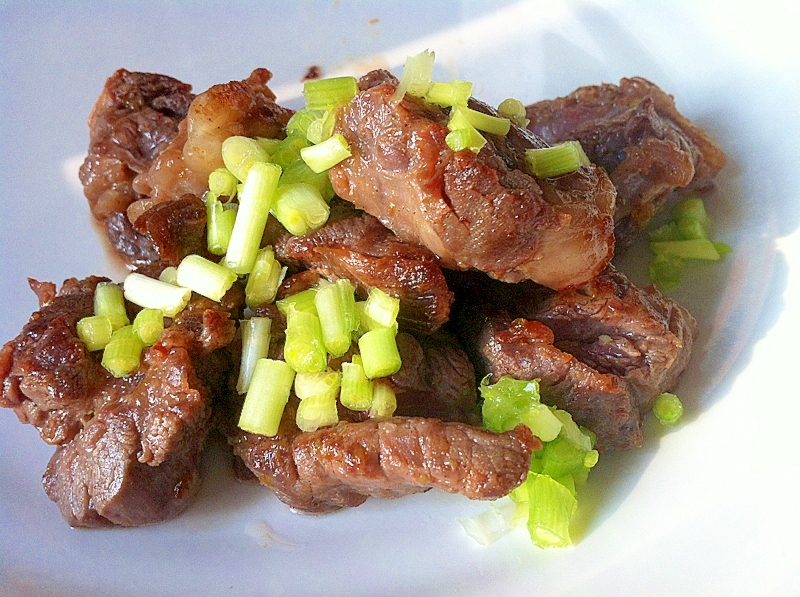 牛バラ肉のネギ塩ニンニクの焼き