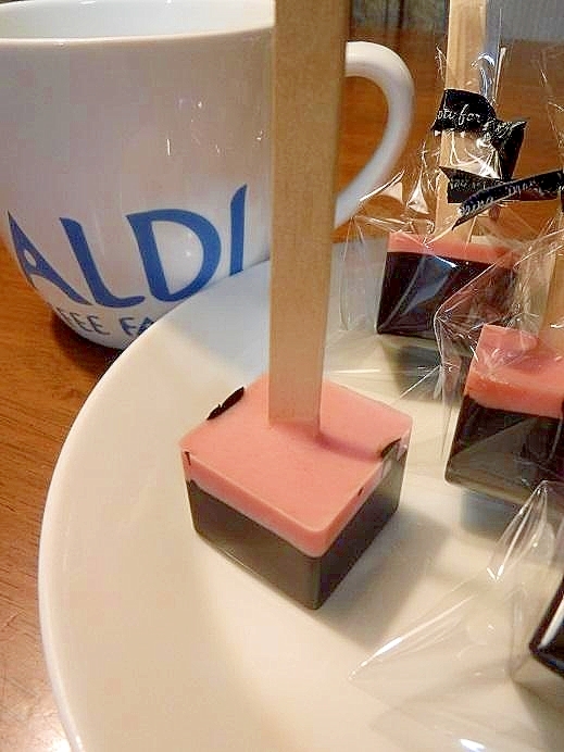 簡単☆バレンタインレシピ　2色の可愛いチョコメルト