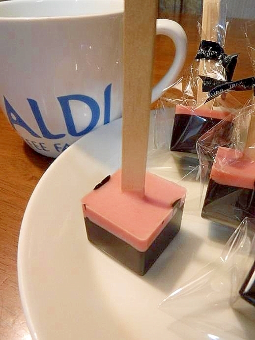 簡単☆バレンタインレシピ 2色の可愛いチョコメルト