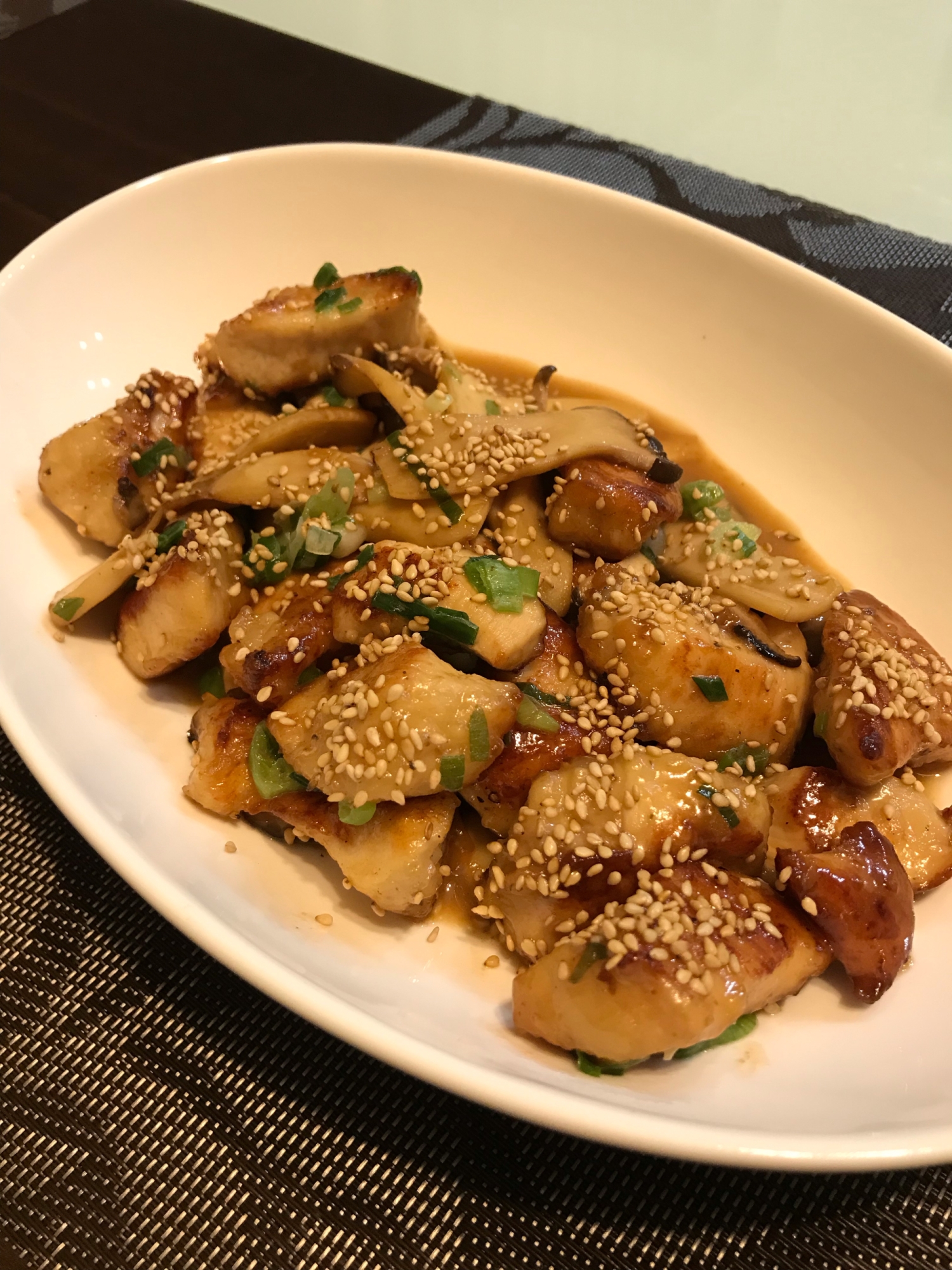 簡単!鶏肉とエリンギのバターぽん酢炒め