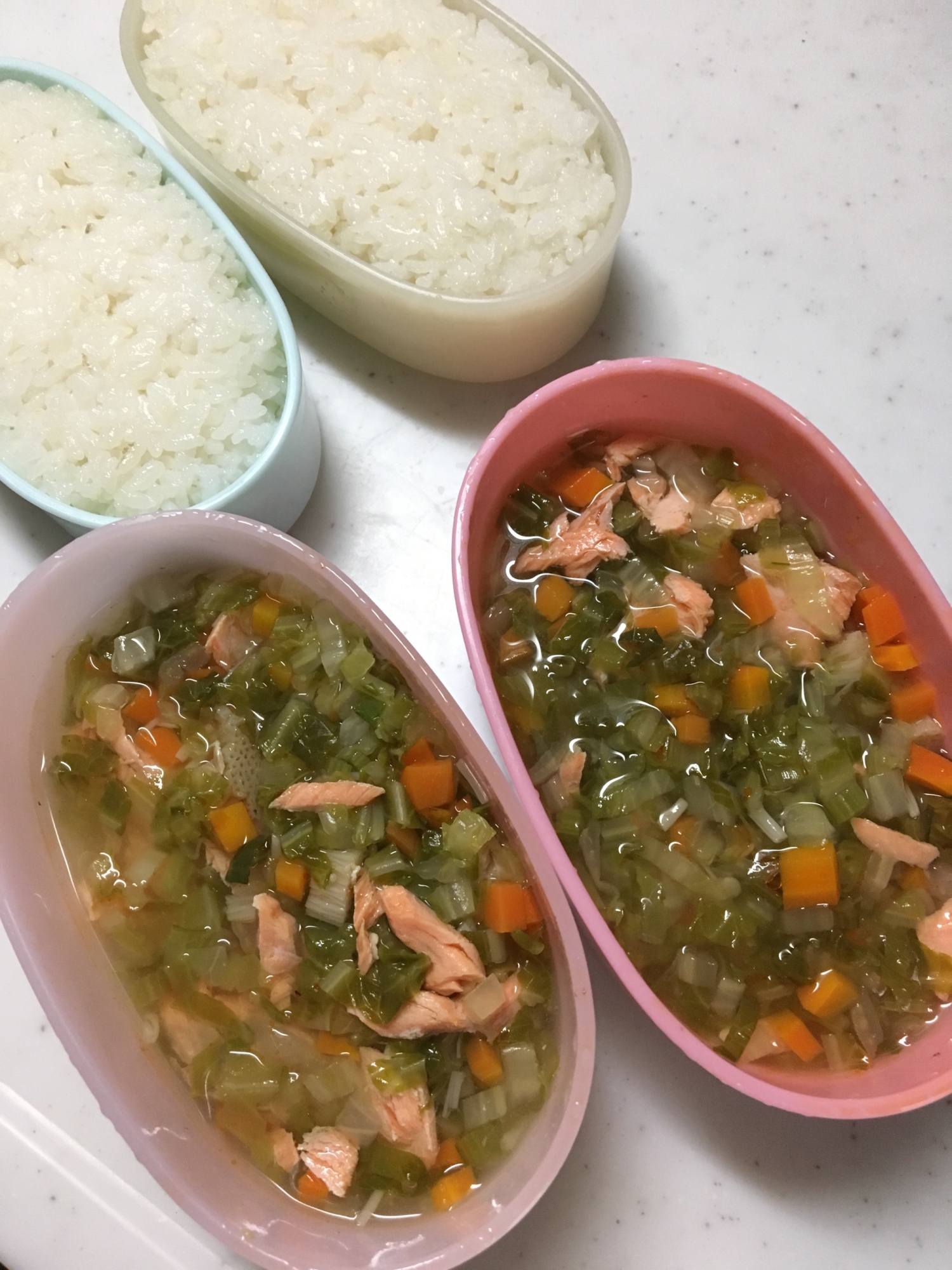 離乳食完了期☆サーモンと白菜と豆苗の出汁煮☆