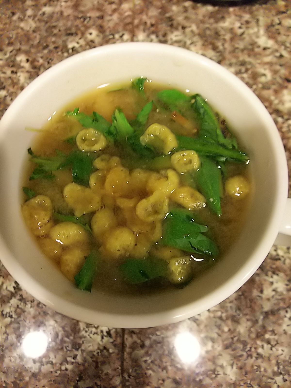 あげ玉入り！春菊と大根のお雑煮