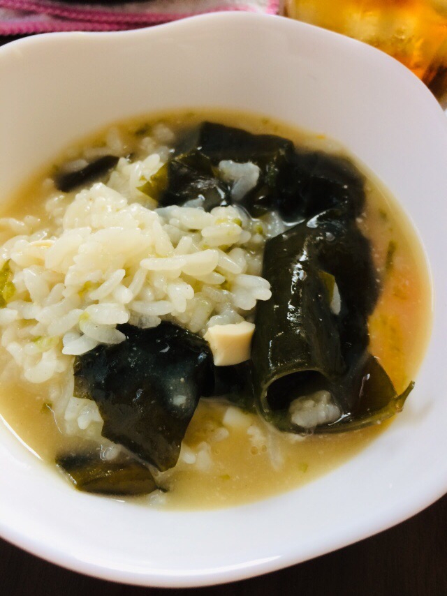 生わかめと豆腐と刻み海苔のおじや