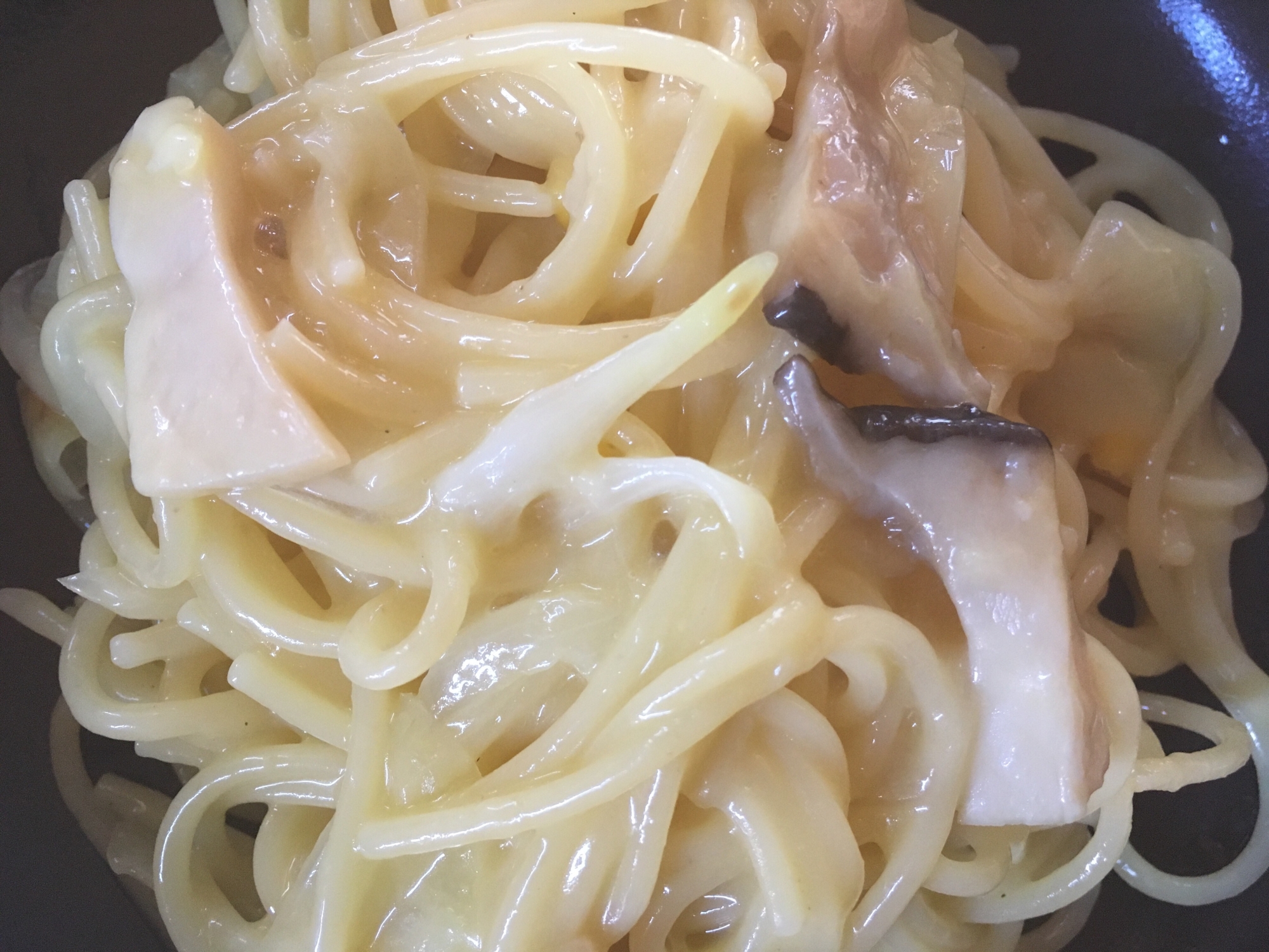 エリンギとたまねぎのレモンクリームパスタ