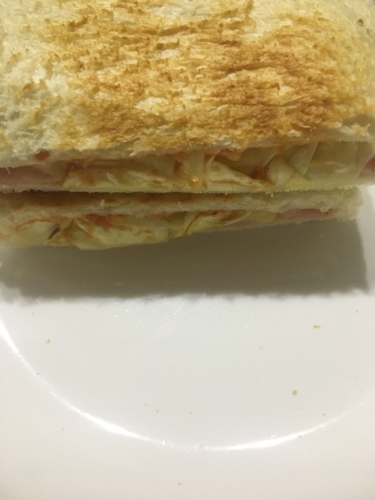 ハムとケチャップチーズのホットサンド