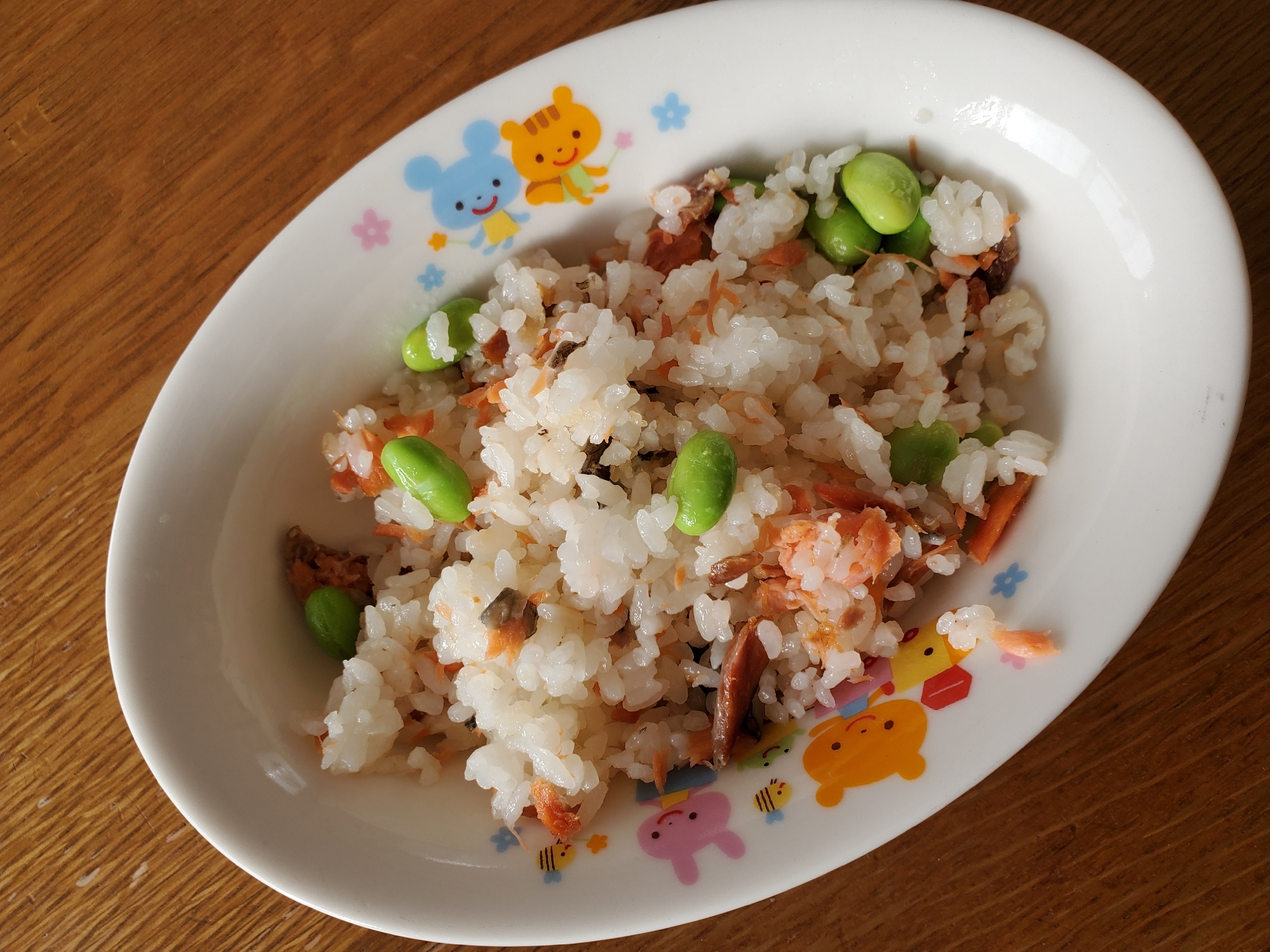 鮭と枝豆のガーリックライス