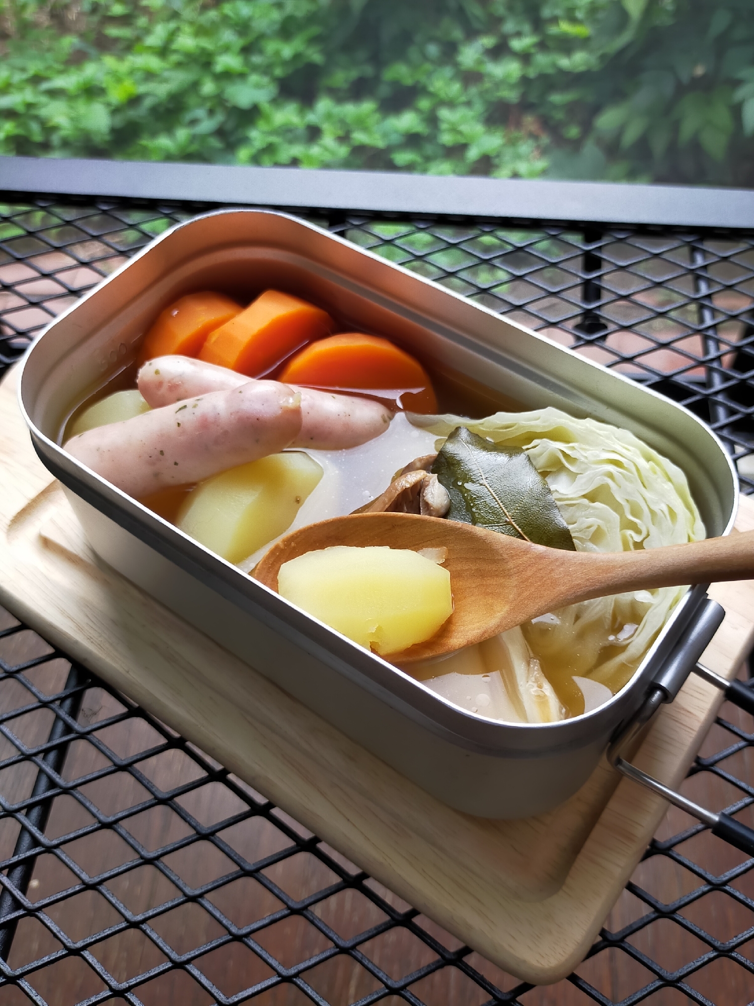 固形燃料でラクラク自動調理メスティンで作るポトフ レシピ 作り方 By たまのうちそとごはん 楽天レシピ 固形燃料でラクラク自動調理メスティンで作るポトフ レシピ 作り方 By たまのうちそとごはん 楽天レシピ