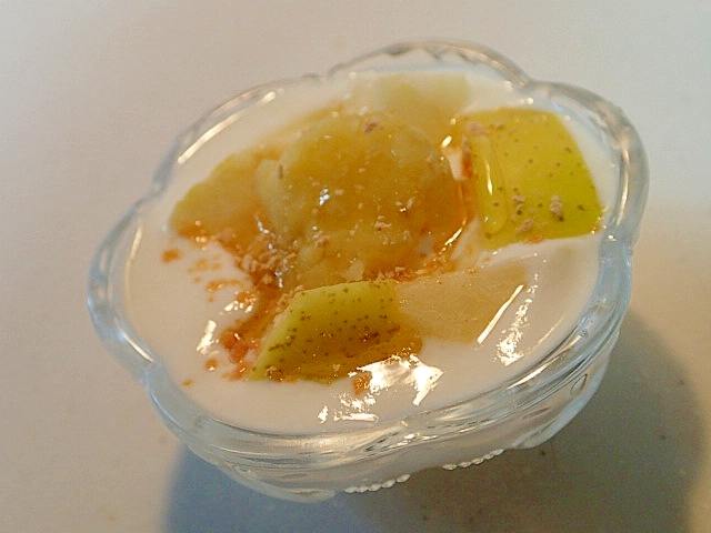 蜂蜜・きな粉で　林檎とさつま芋の美的ヨーグルト
