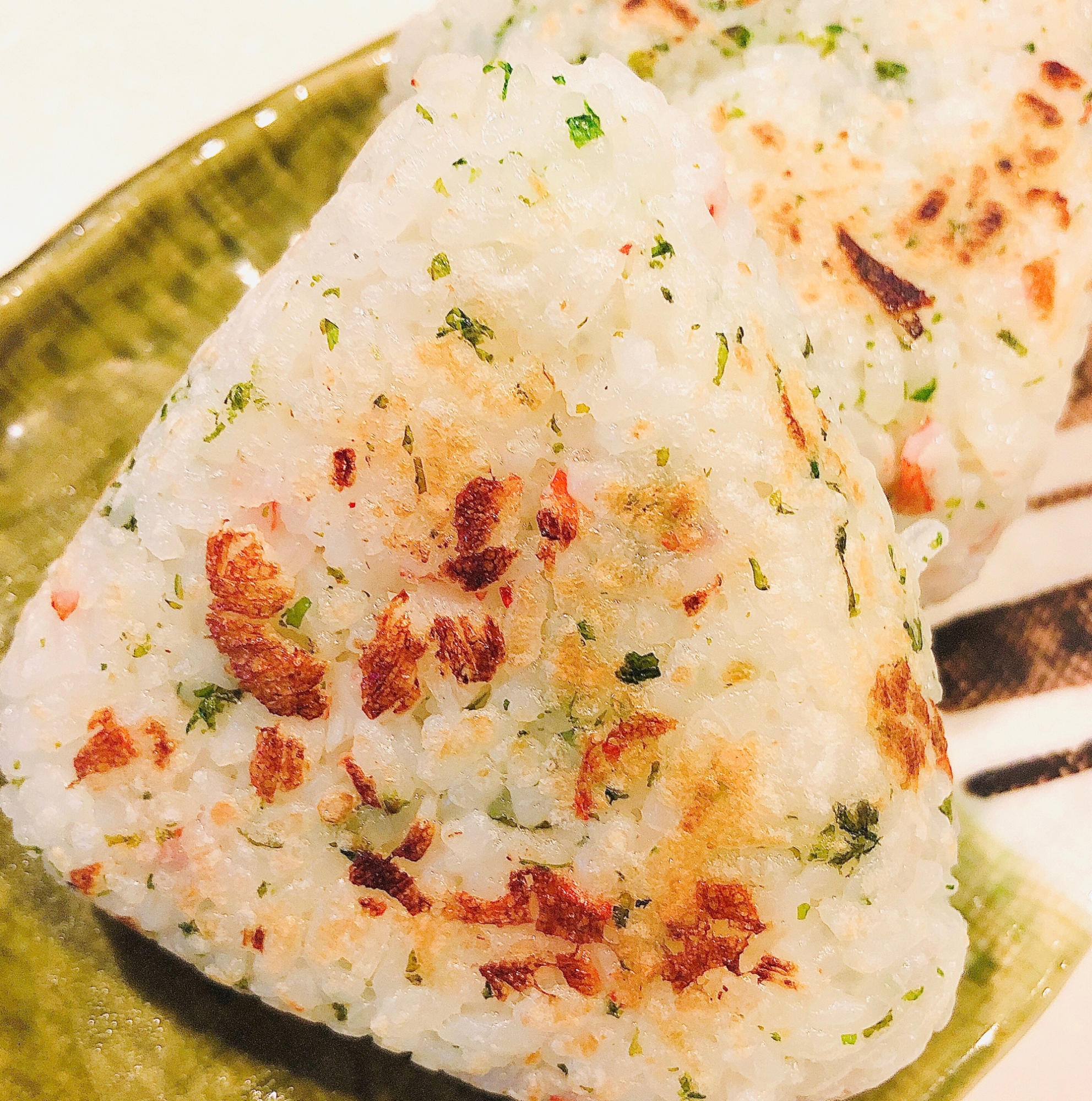 カニカマと青のりで 焼きおにぎり レシピ 作り方 By はらぺこもも 楽天レシピ